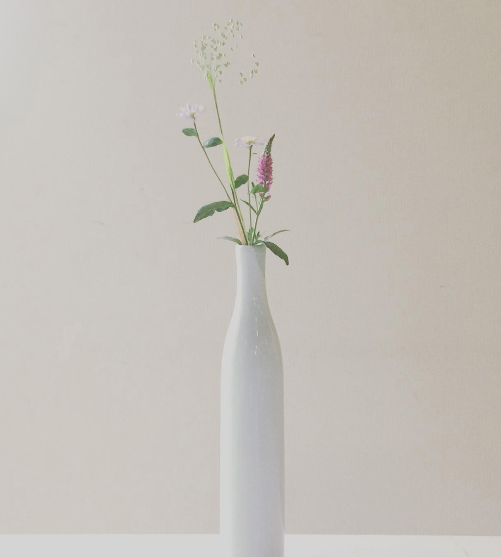 花器ボトル(白磁)細長タイプ