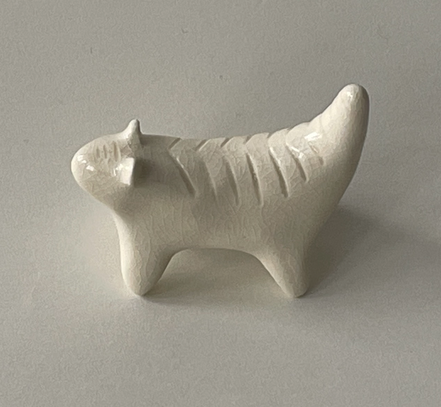 ねこ(白薩摩)置物