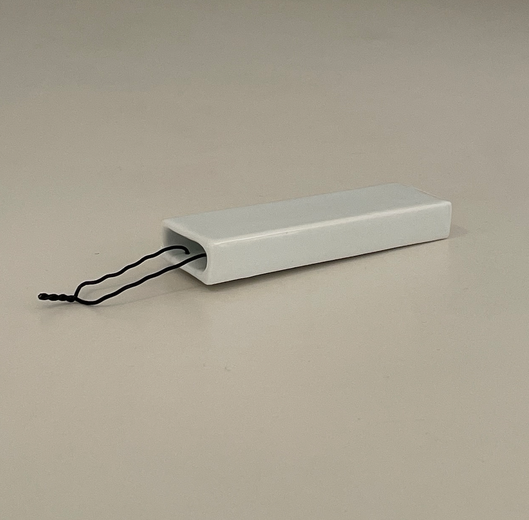 壁掛け花器(細タイプ)白磁