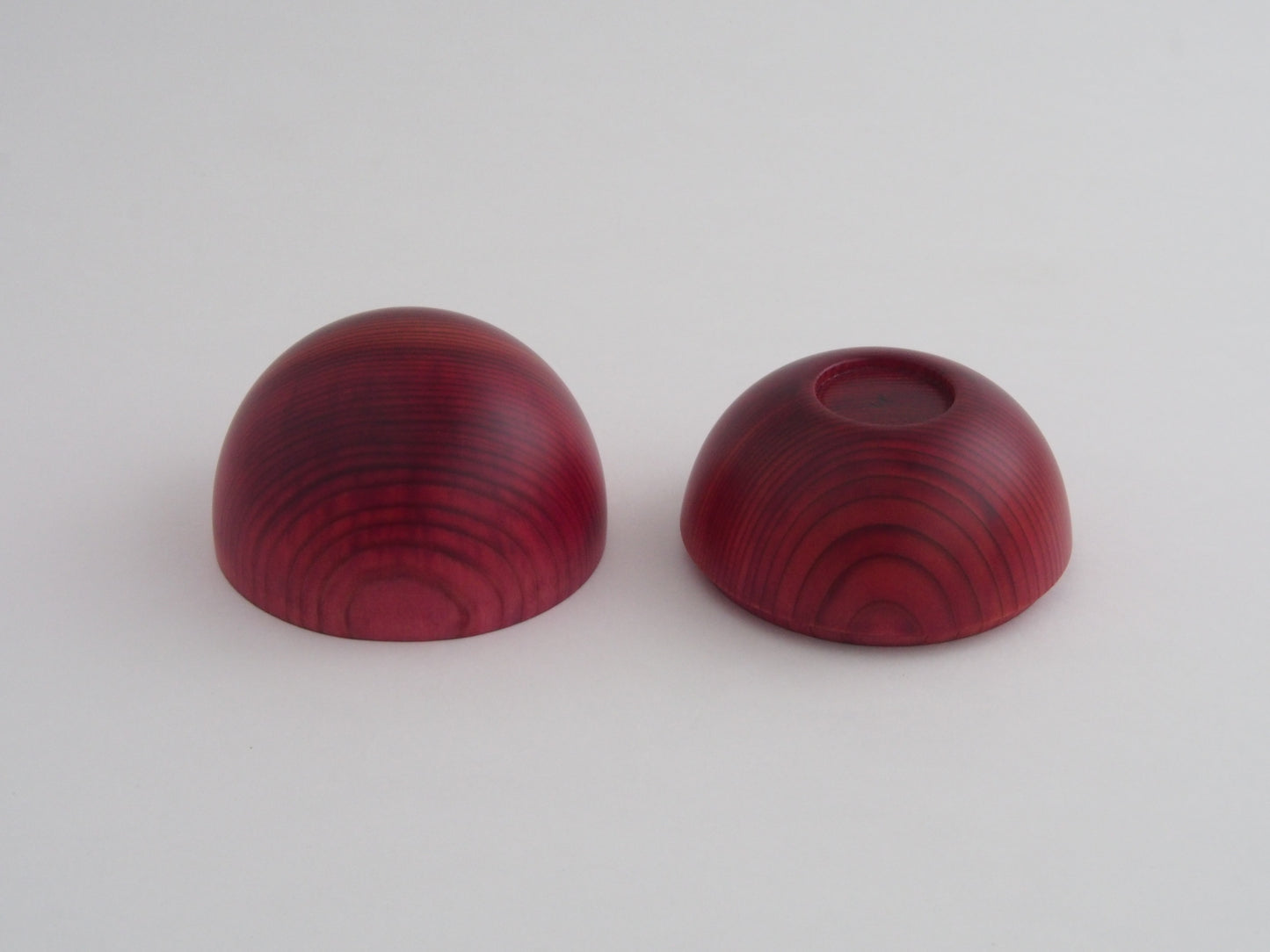コチニール染め杉玉蓋物(菓子器)ボルドー